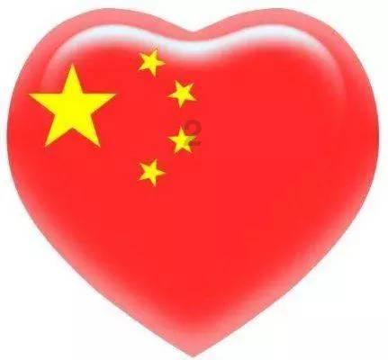 可爱女孩参加宴会